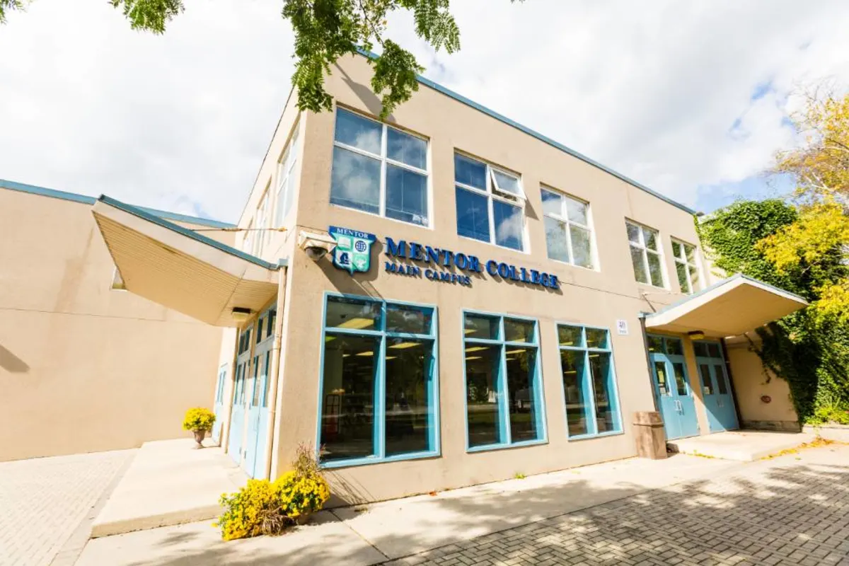 Mentor College
